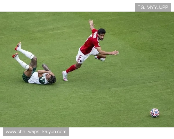 本菲卡拉法转身抽射完成整场最丝滑动作——一个足球艺术的巅峰之作